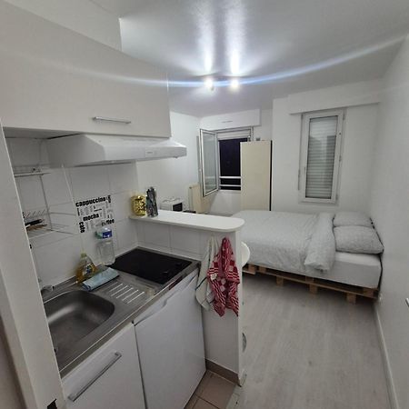 Studio A Suresnes Esterno foto